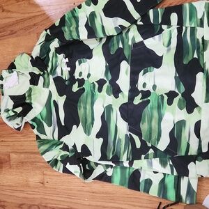 Youth large under Armour sweatshirt